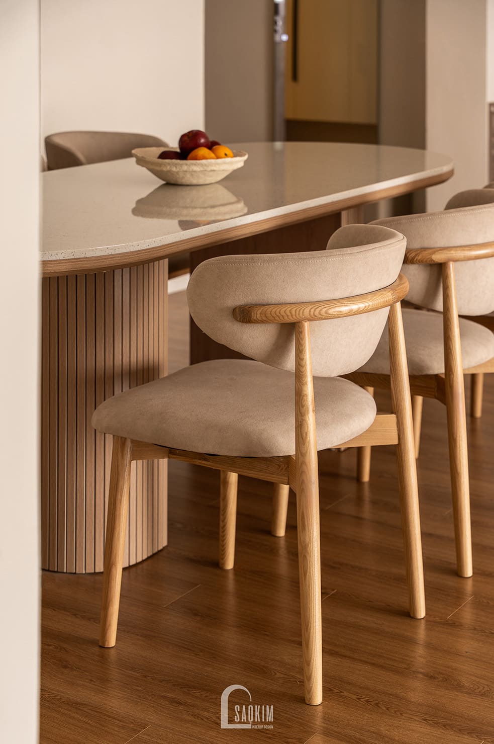 Thiết kế thi công nội thất phòng ăn chung cư phong cách Wabi Sabi mix Japandi tạo sự Ấm Áp và Kết Nối